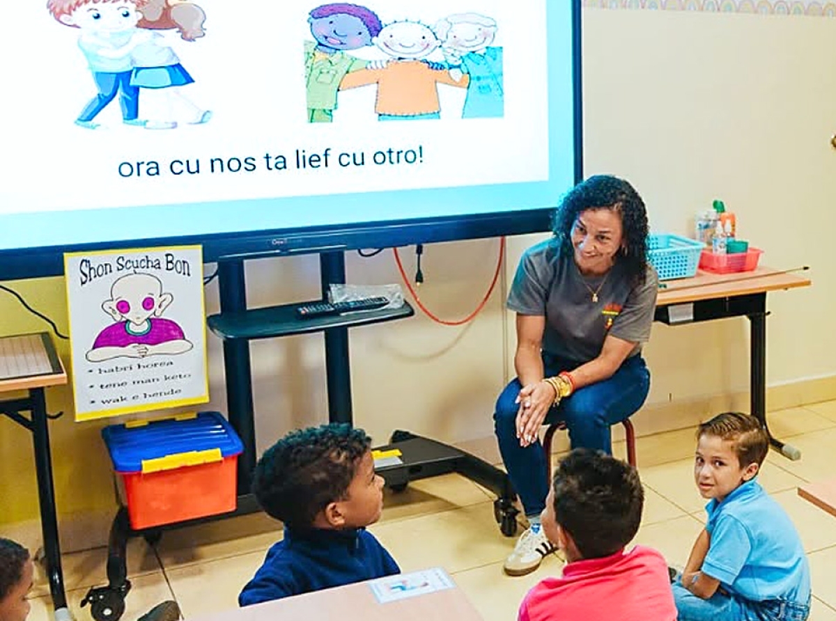 Nos saludo, cariño y gratitud pa nos maestro- y docentenan