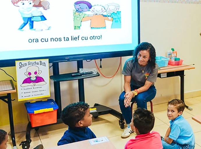 Nos saludo, cariño y gratitud pa nos maestro- y docentenan