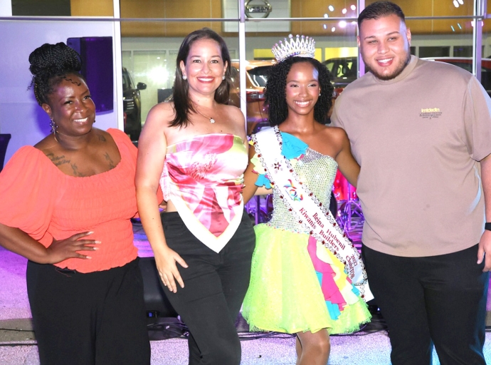 TOB Carnival a corona nan reinanan y escoge nan Prins y Pancho