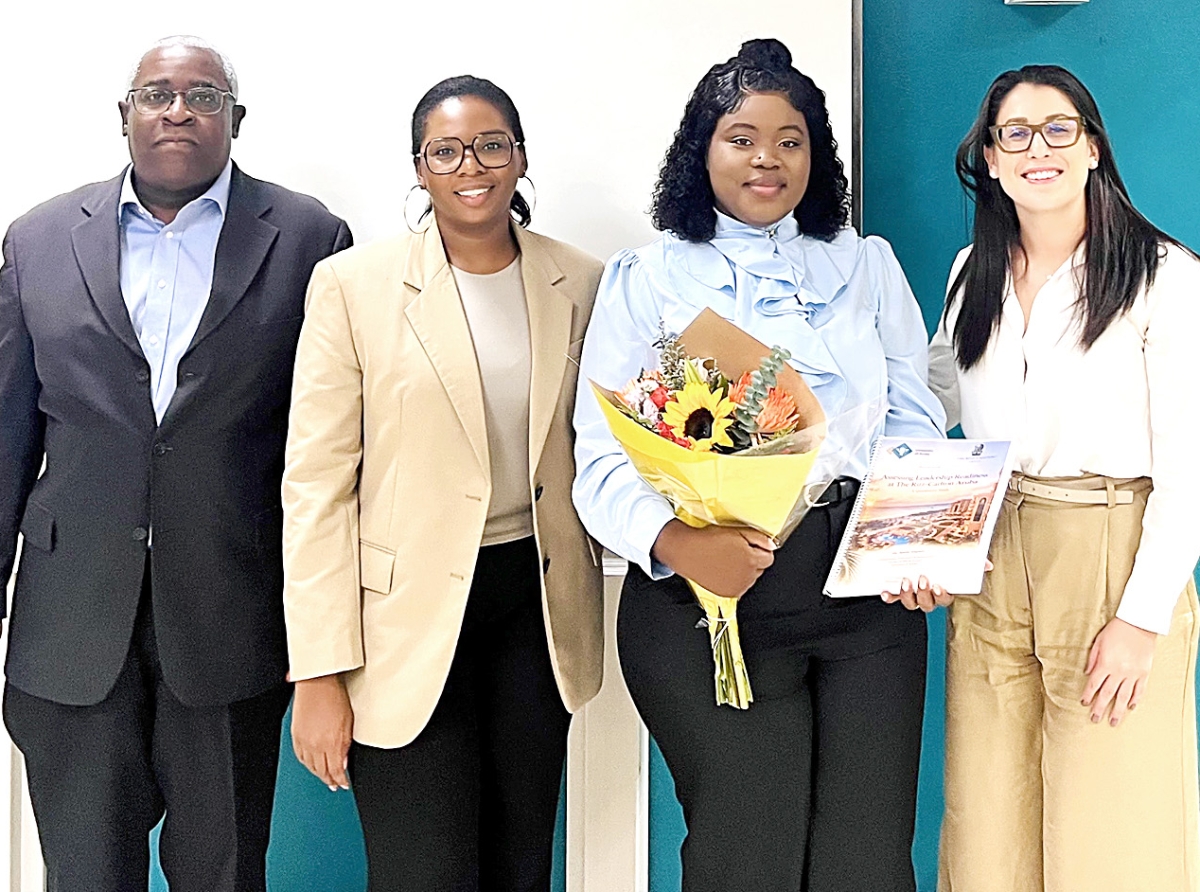 Salem Auguste a gradua como Bachelor den Organization, Governance and Management 