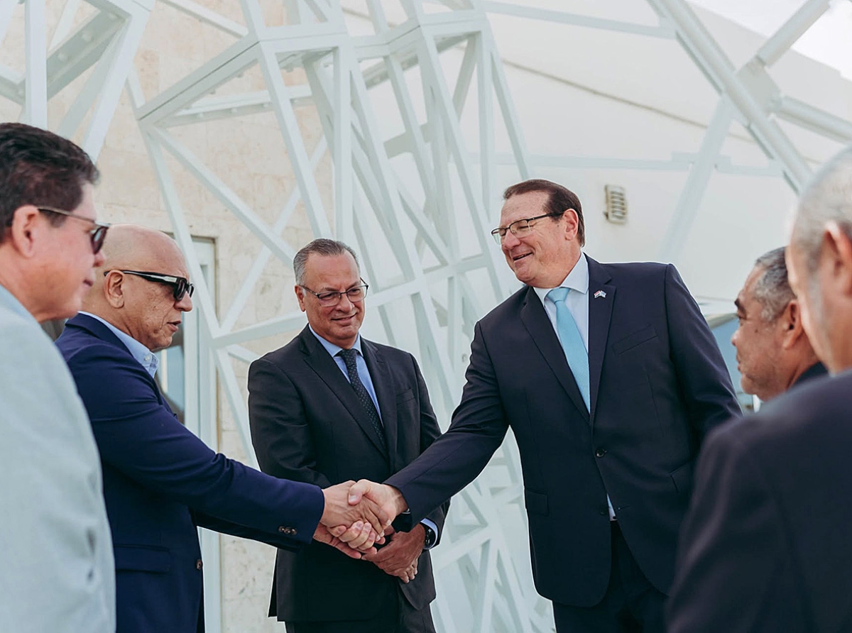 Gobernador a bishita edificio renoba di Utilities Group