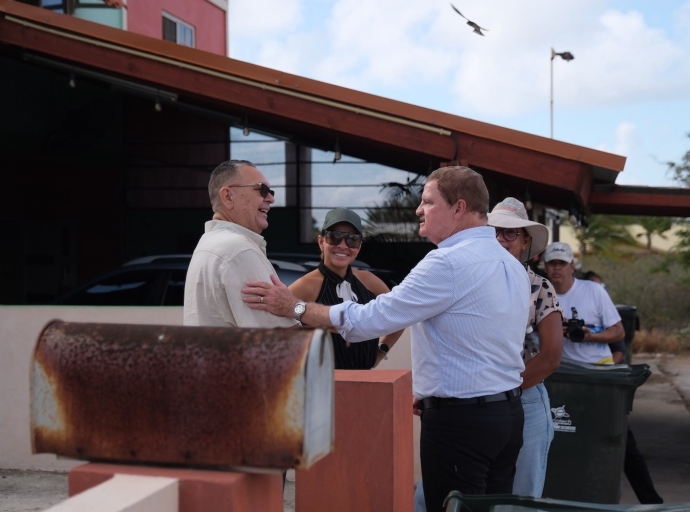 Prome Minister Mike Eman ta destaca e necesidad pa mehora calidad di bida