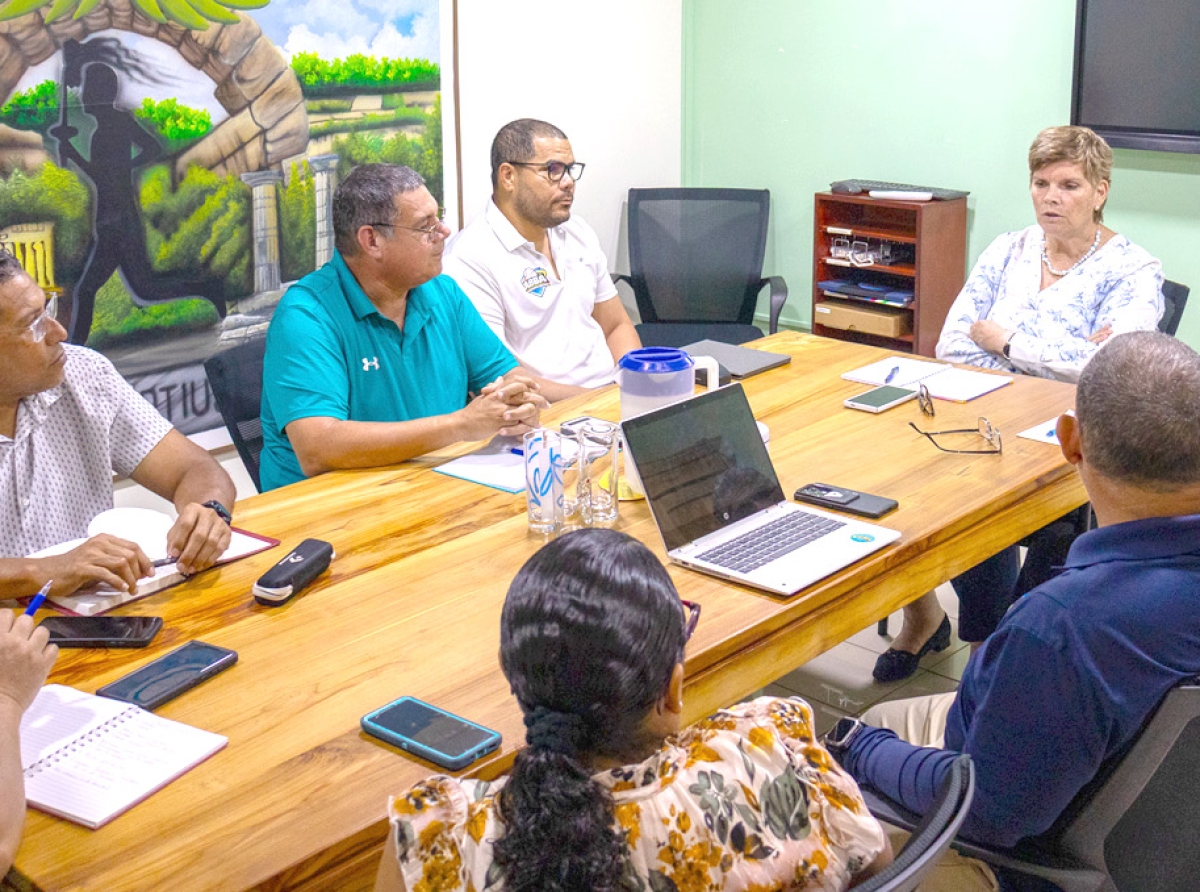 Comite Olimpico a reuni cu e federacion di Baseball den cuadro di curso Baseball5