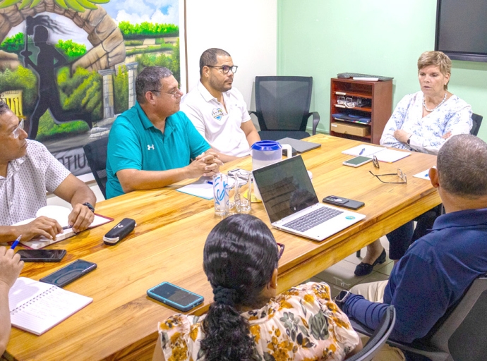 Comite Olimpico a reuni cu e federacion di Baseball den cuadro di curso Baseball5