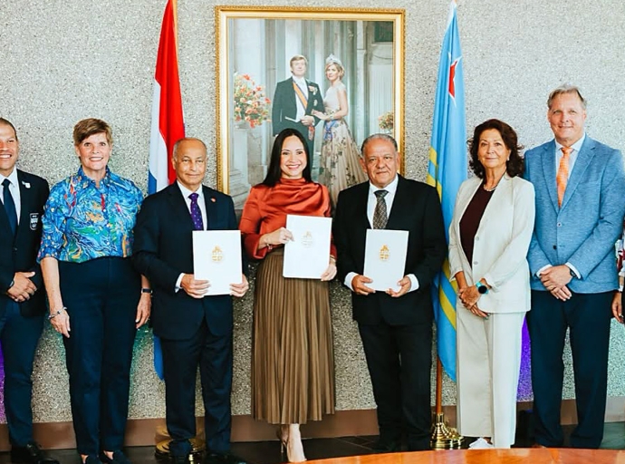 Ministro Gerlien Croes a ricibi Sheikh Joaan Bin Hamad Al Thani di Qatar