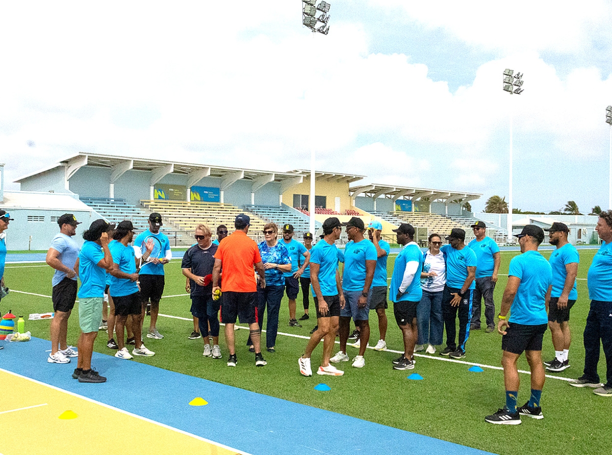 Curso intensivo di Baseball5 a yega su fin