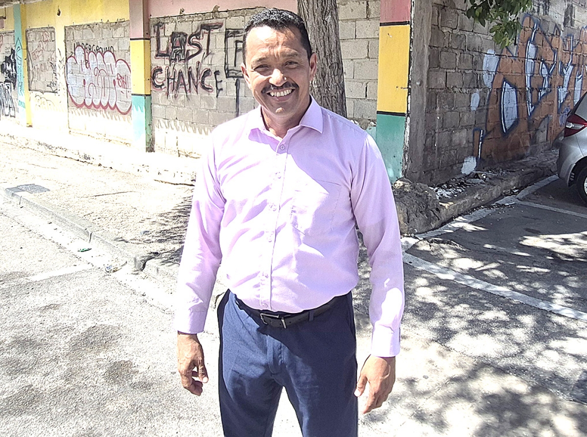 Elvis Paesch ‘Bebe Lechi’ ta comparti su testimonio di transformacion y speranza cu Aruba