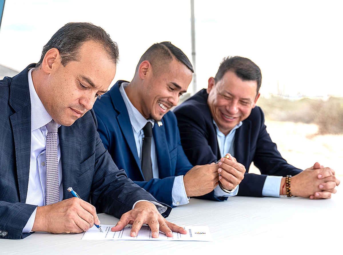 MOU firma entre FreeZone y tambe Aruba Ports Authority