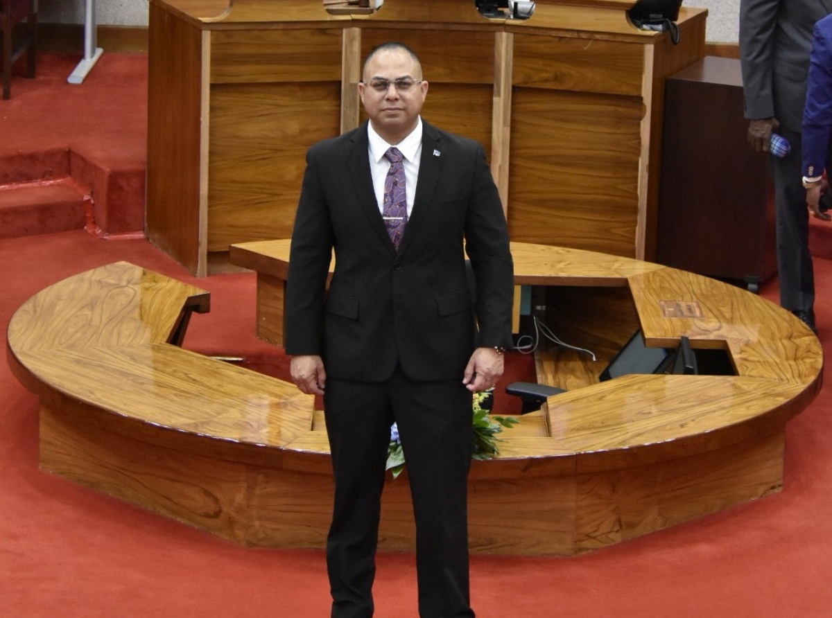 Gobierno a pidi hende pa inverti den Oranjestad y awor Gobierno mes tin inversionistanan wanta