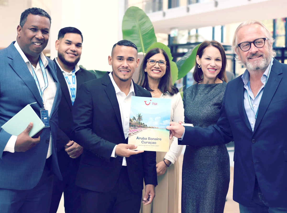 Ministro Wendrick Cicilia contento cu lo tin vuelo adicional di TUI