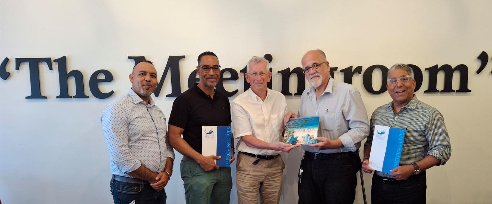 Caribbean Arthritis Foundation a ricibi Profesor Honorario Anthony ...