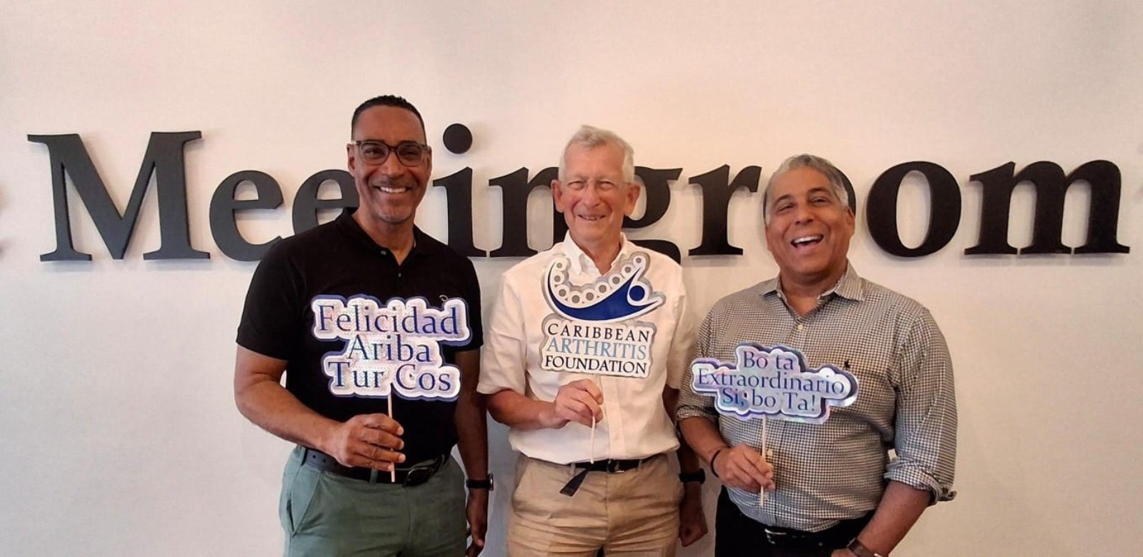 Caribbean Arthritis Foundation a ricibi Profesor Honorario Anthony ...