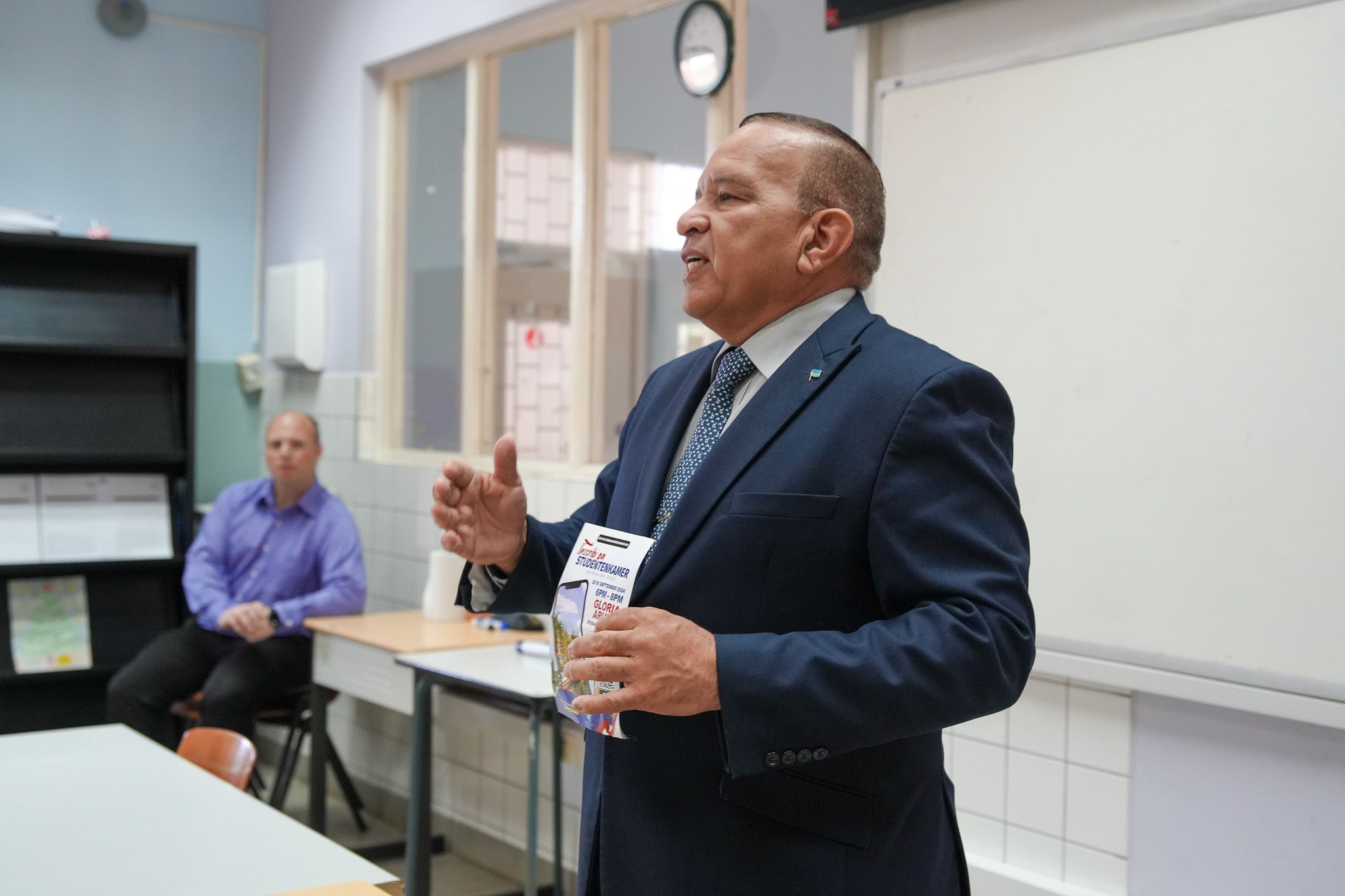 Tim Croes Minister Endy Croes a invita studiantenan pa atende un anochi ...