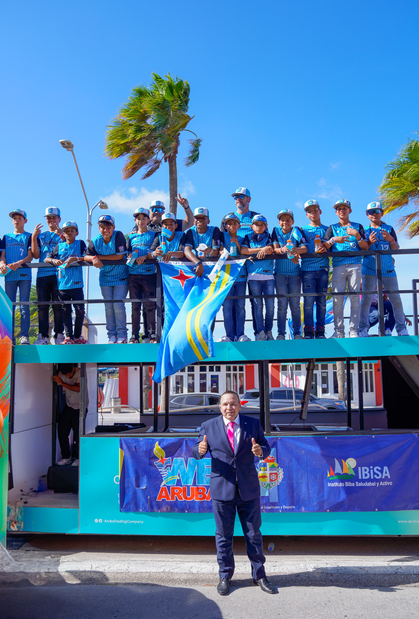 Elwin Rincones Minister Endy Croes a ricibi Seleccion di Baseball U12 cu a representa ...