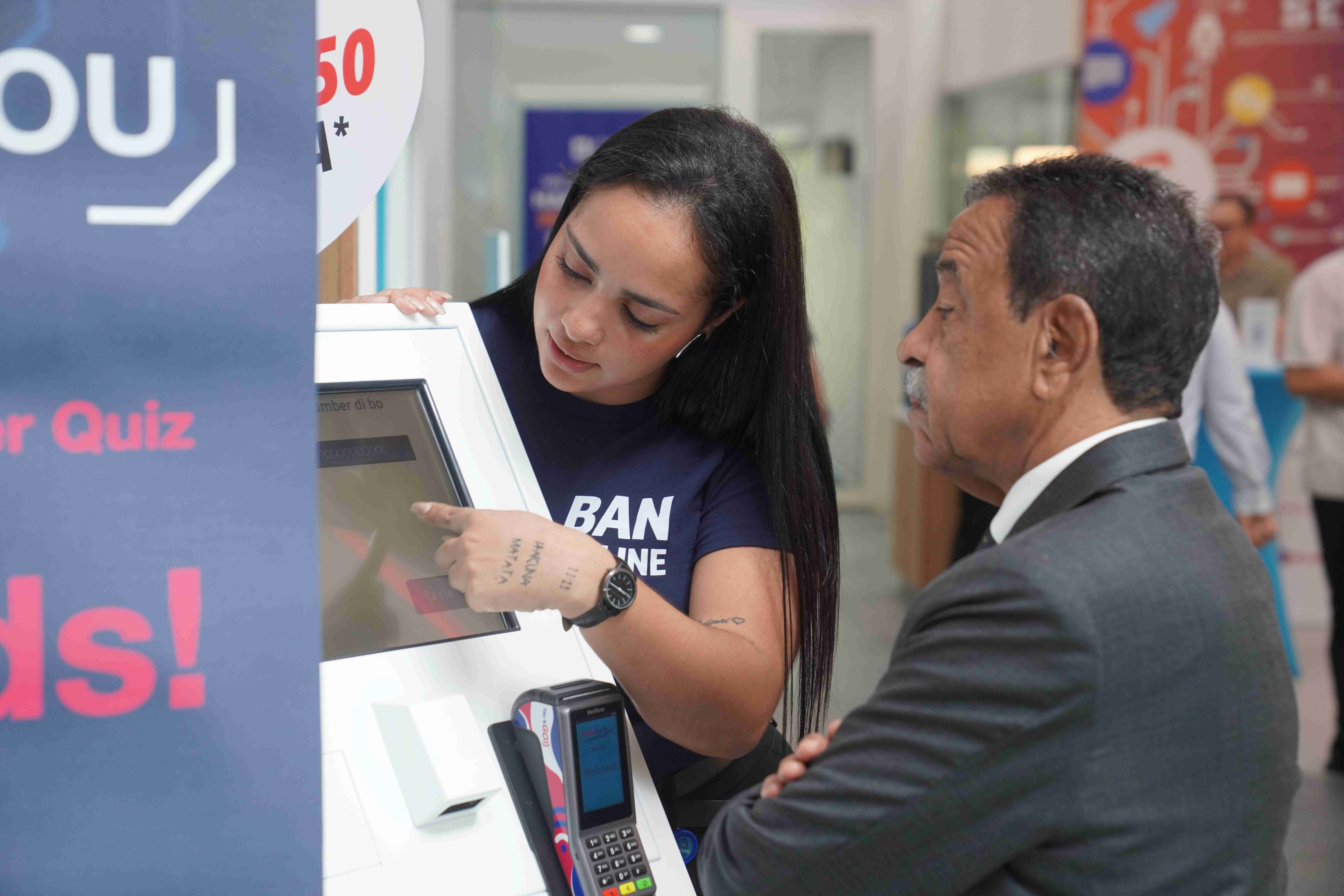 Minister Rene Herdé a haci apertura di SETAR Digital Week