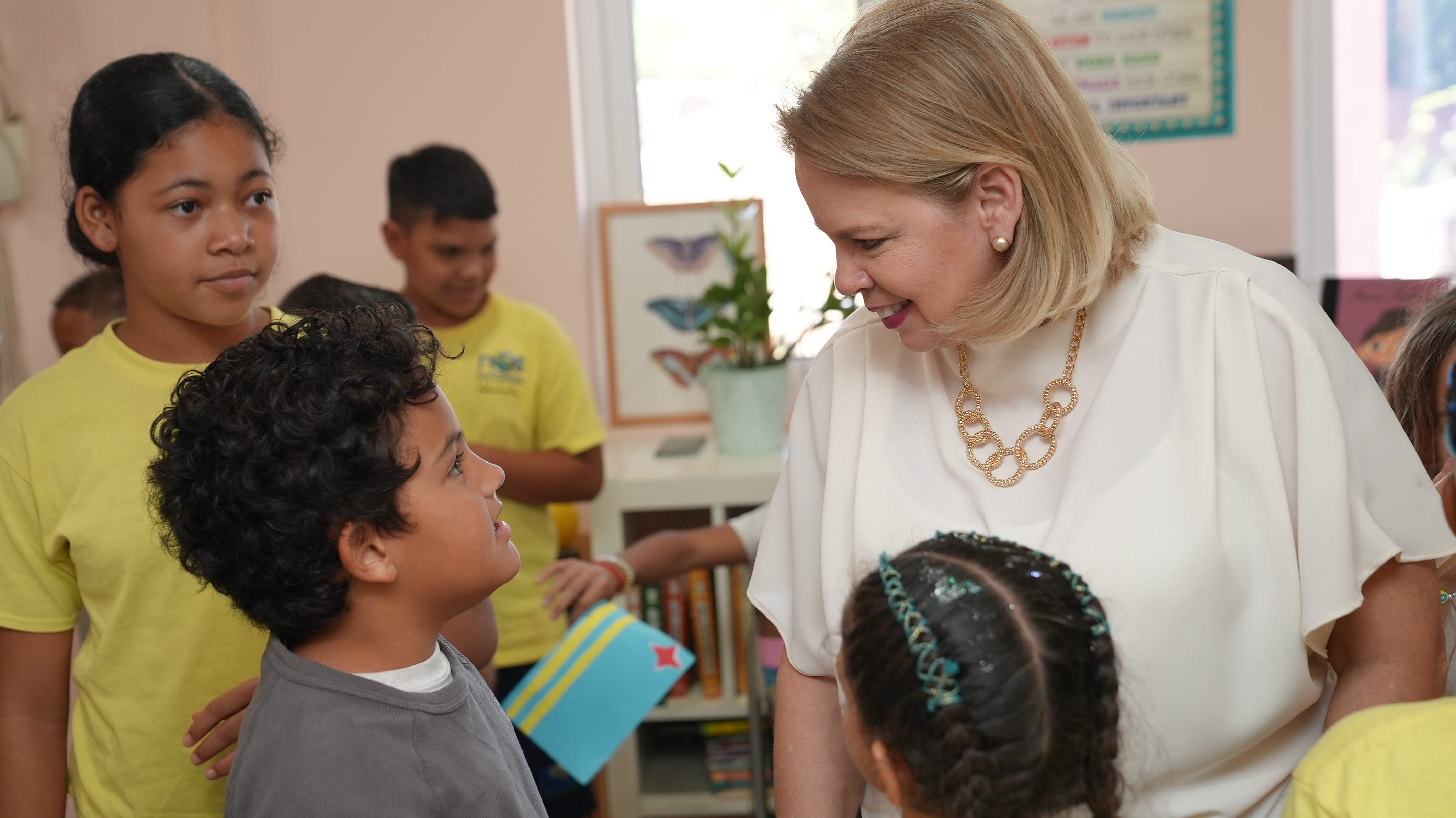 Muchanan di Scol Nos Fortalesa Montessori cu hopi interes den siña mas ...