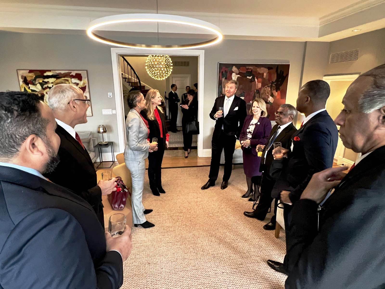 Rey Willem Alexander a organisa un encuentro cu e 'Small Island ...